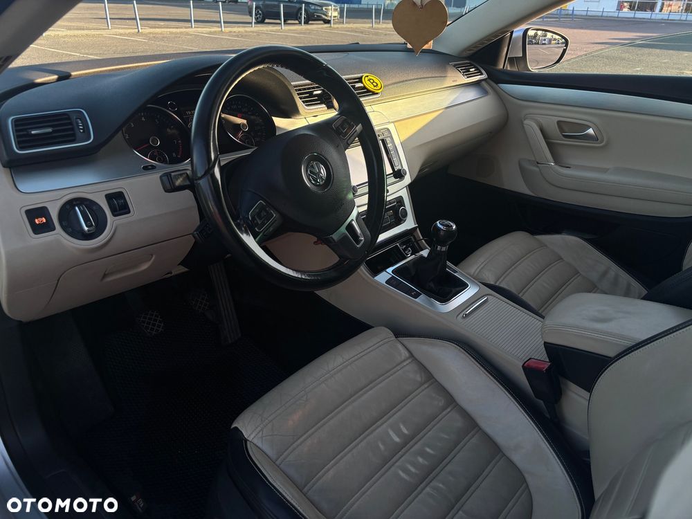 Volkswagen Passat CC - 30