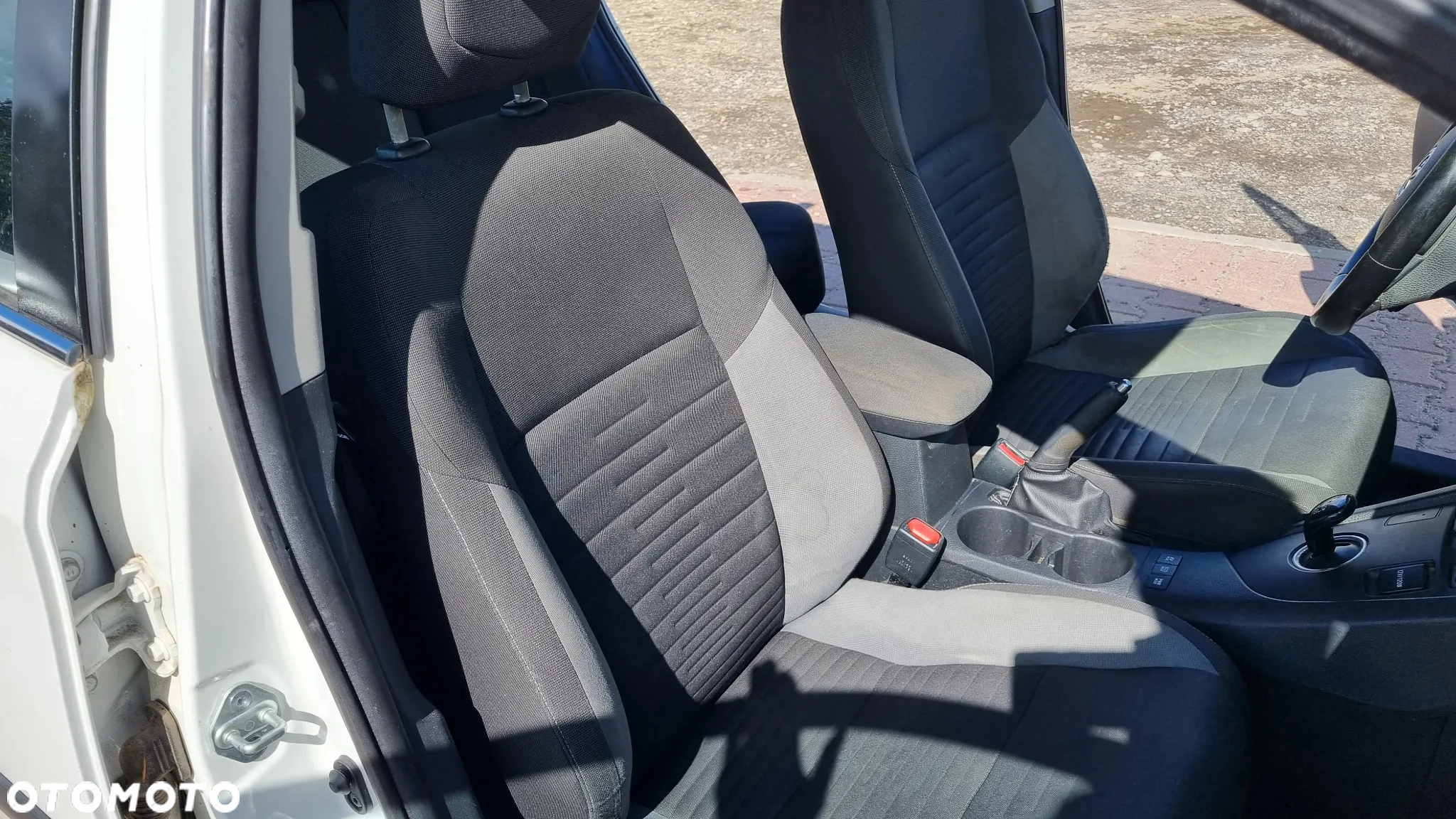 Toyota Auris 1.8 VVT-i Hybrid Automatik Comfort - 31