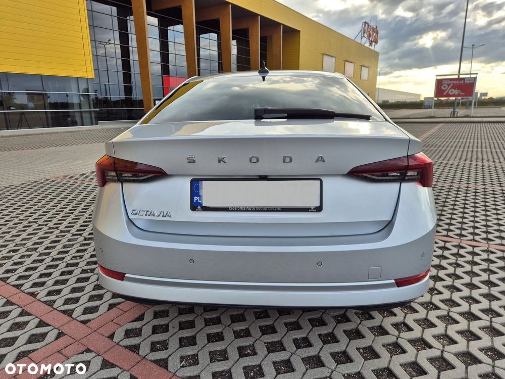 Skoda Octavia 2.0 TDI Style DSG - 6