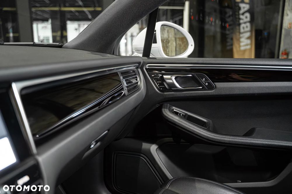 Porsche Macan - 21