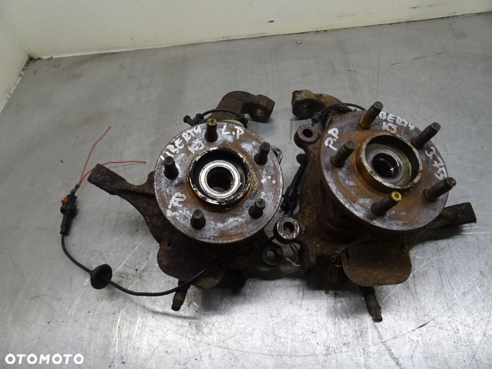 JEEP CHEROKEE KJ LIBERTY 01-05 3.7 ZWROTNICA PIASTA PRAWY PRZÓD - 1