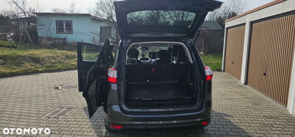 Ford Grand C-MAX - 17