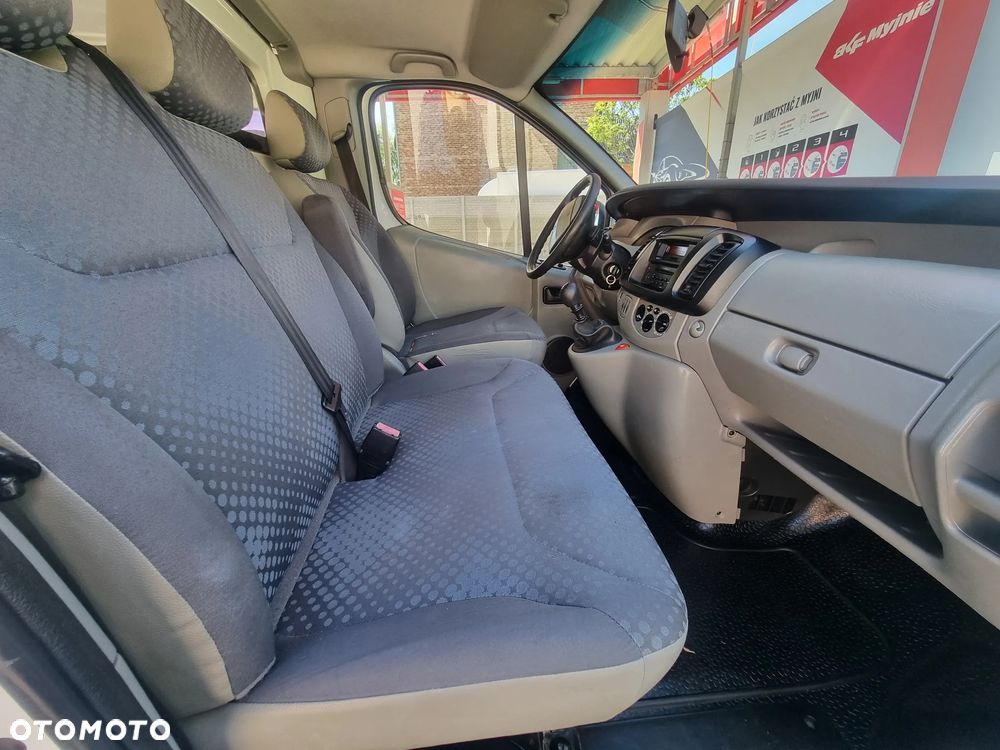Renault Trafic - 16