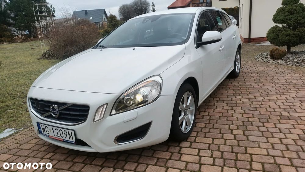 Volvo V60 D5 AWD Geartronic Momentum - 1