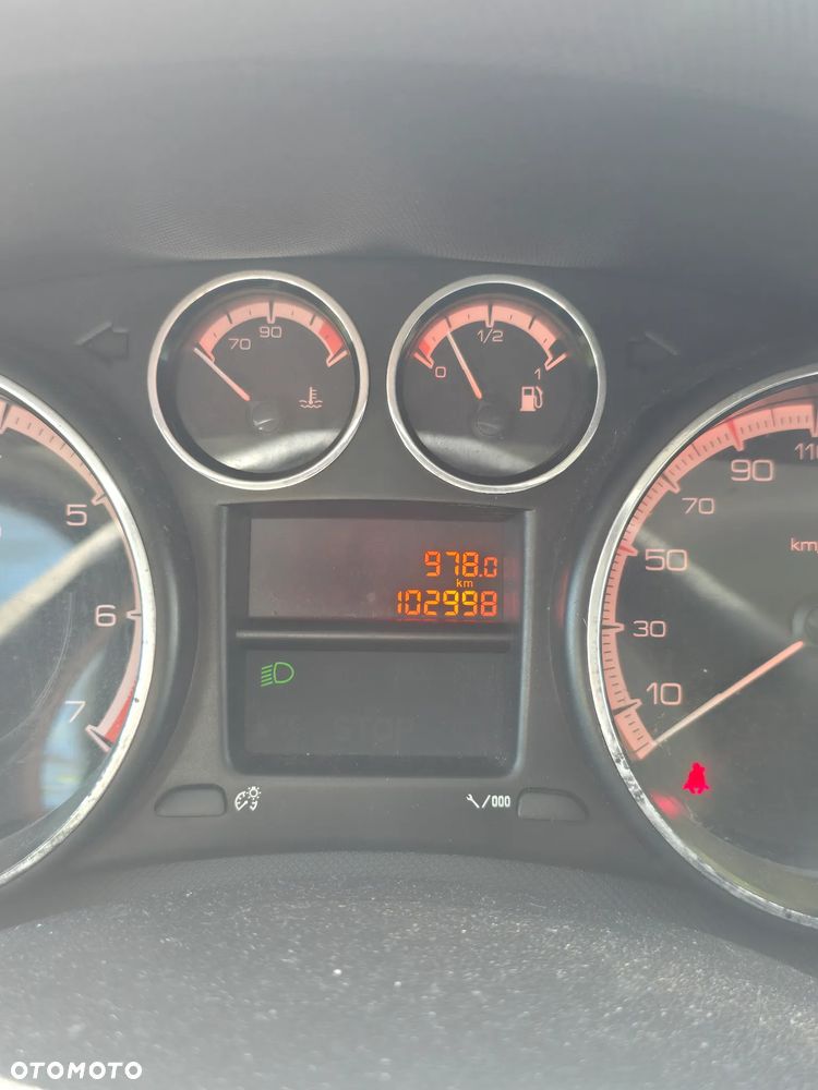 Peugeot 308 - 8