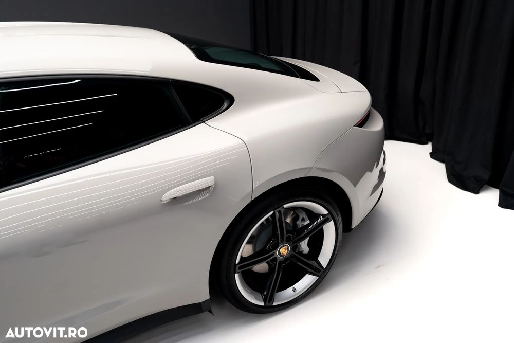 Porsche Taycan Standard - 15