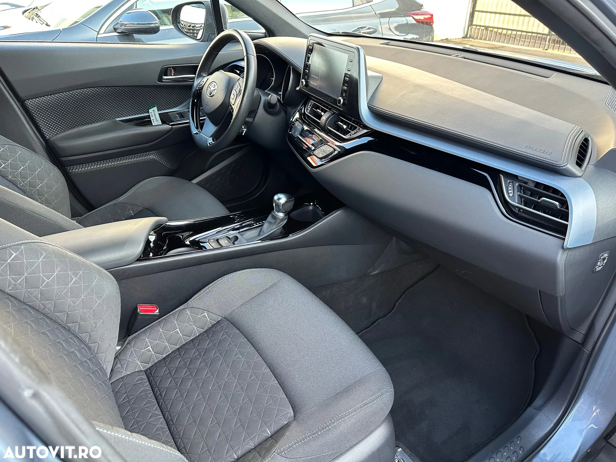 Toyota C-HR 2.0 HSD 184 CP 4x2 CVT Classy Bi-Tone - 8