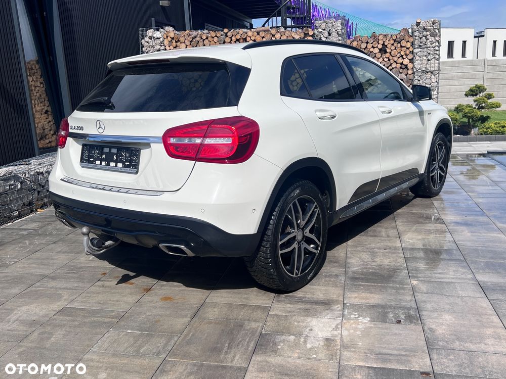Mercedes-Benz GLA 200 7G-DCT StreetStyle - 10