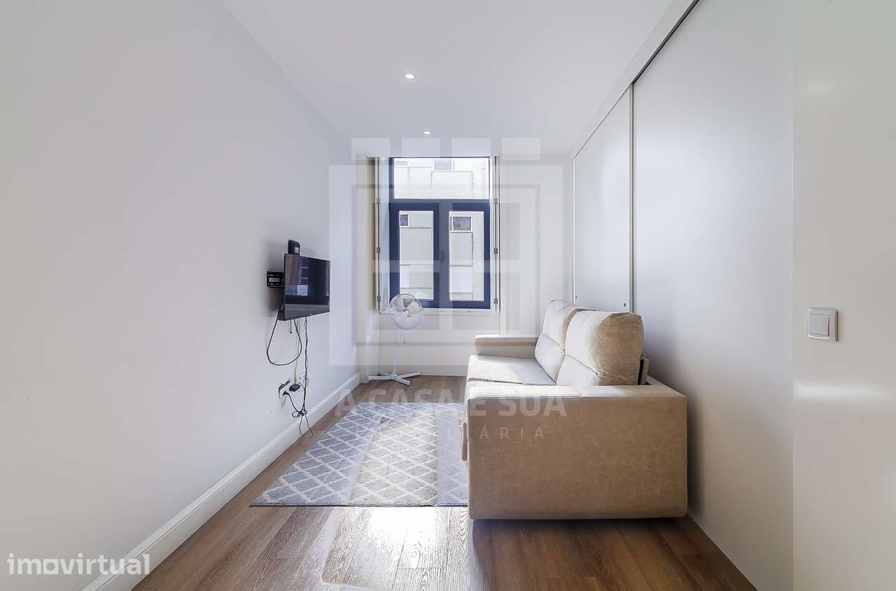 Apartamento T0 remodelado e mobilado no Bonfim, Porto - Grande imagem: 2/15