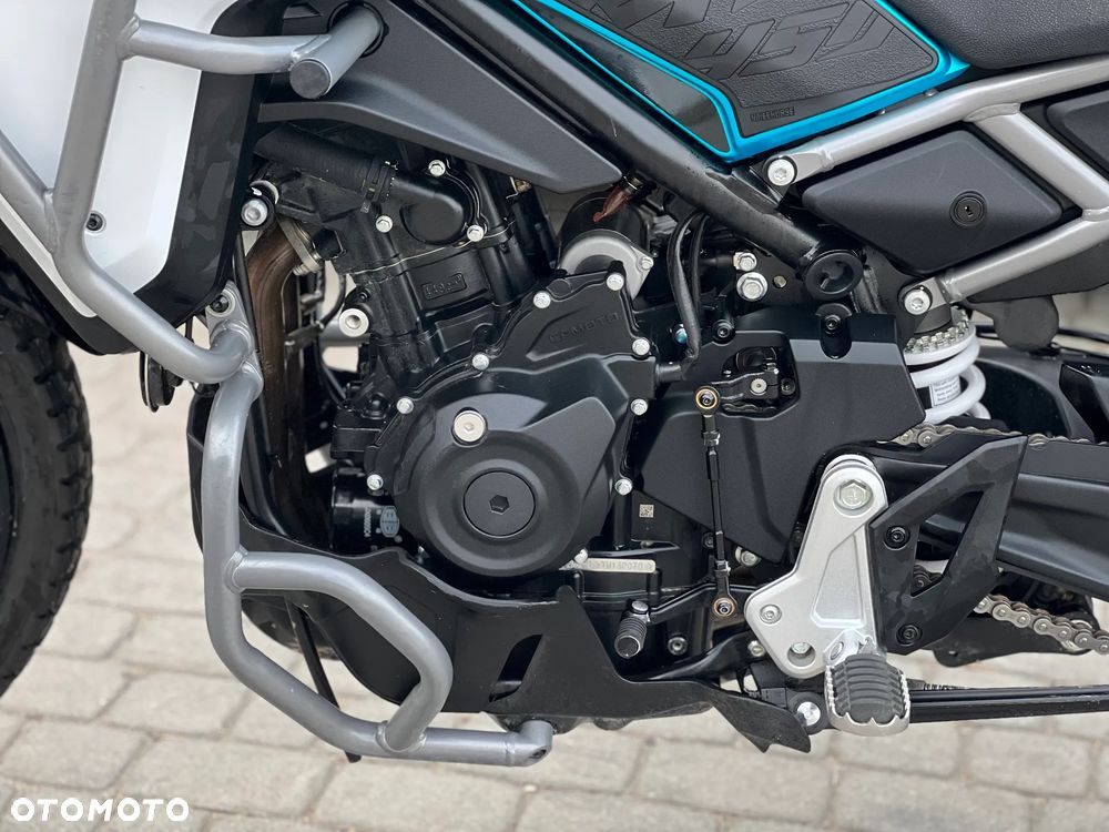 CFMoto MT - 12