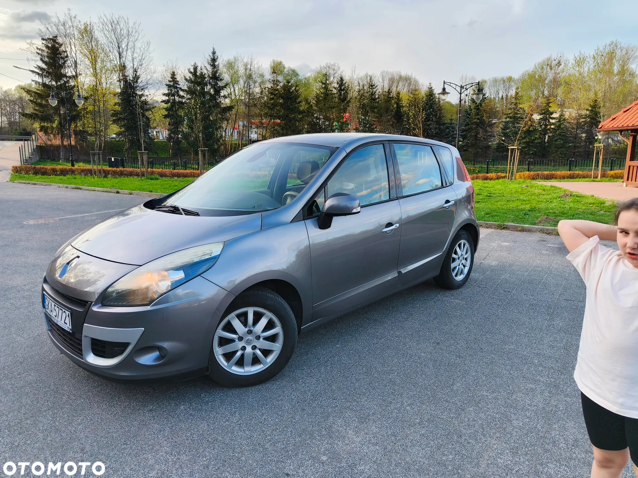 Renault Scenic 1.5 dCi Privilege - 8
