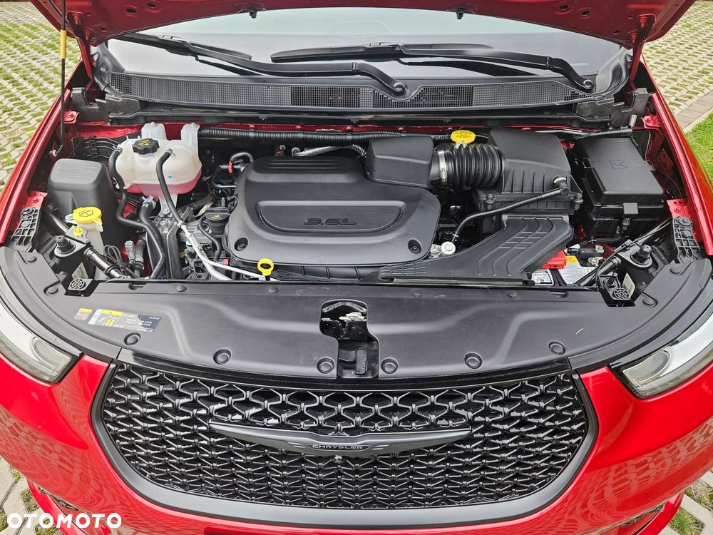 Chrysler Pacifica - 12