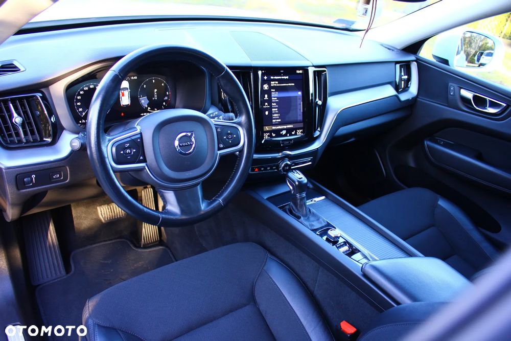 Volvo XC 60 D4 Momentum Pro - 27