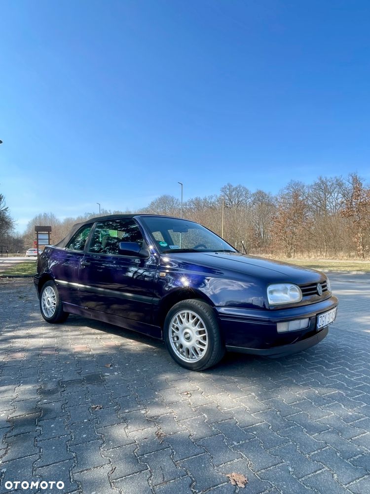 Volkswagen Golf 1.8 GL - 30