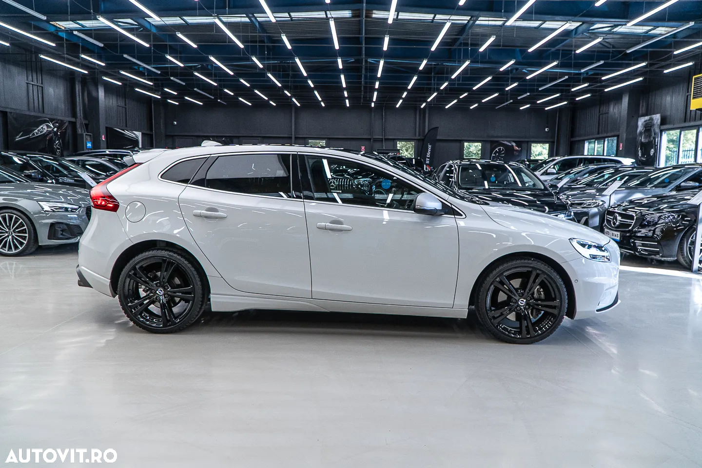 Volvo V40 T3 Geartronic RDesign - 19