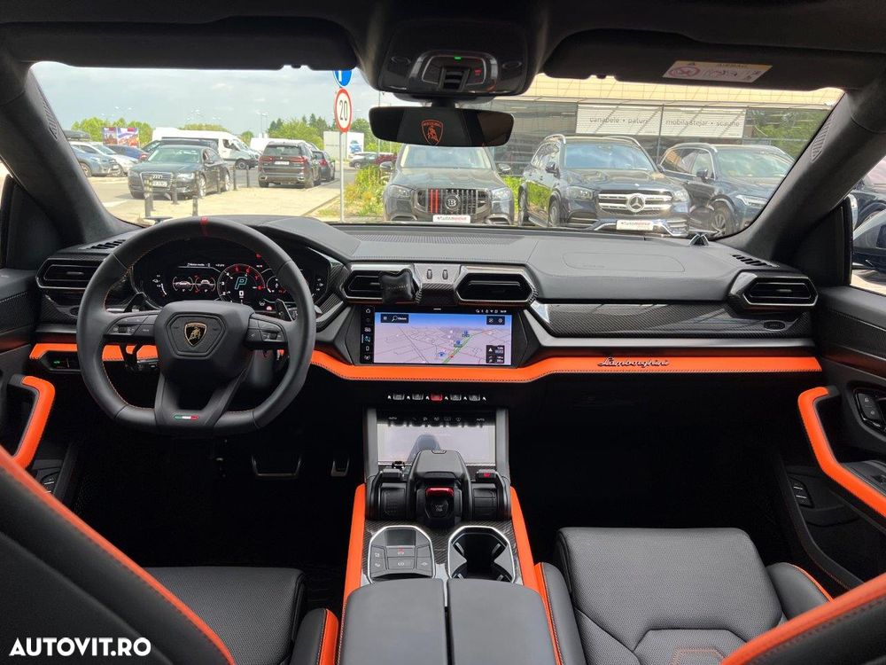 Lamborghini URUS - 10