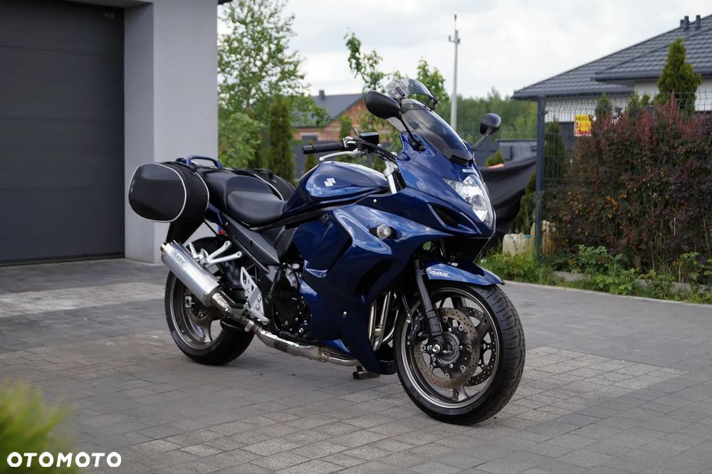 Suzuki GSX - 4