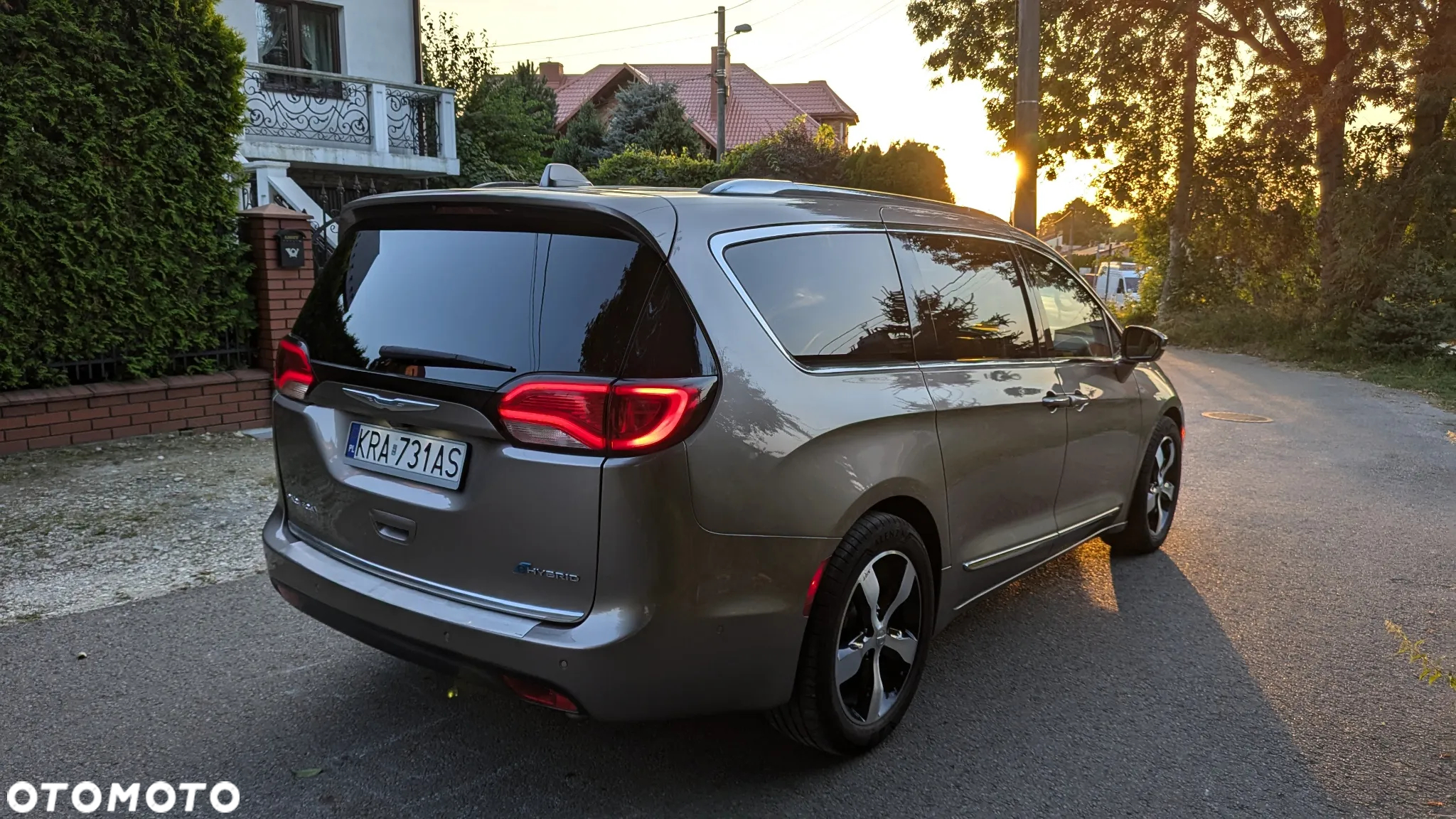 Chrysler Pacifica - 8
