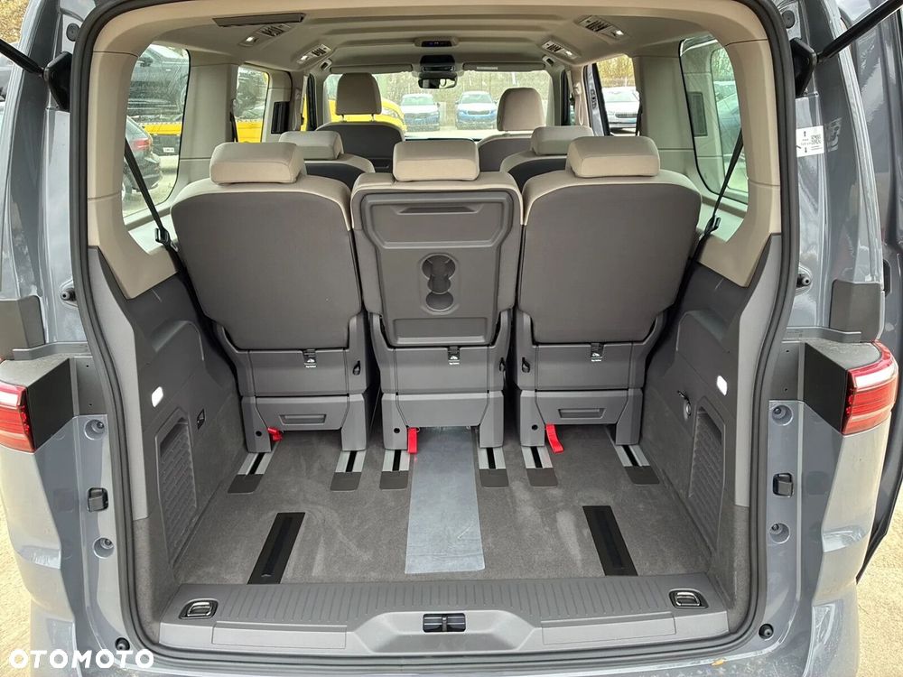 Volkswagen Multivan - 21