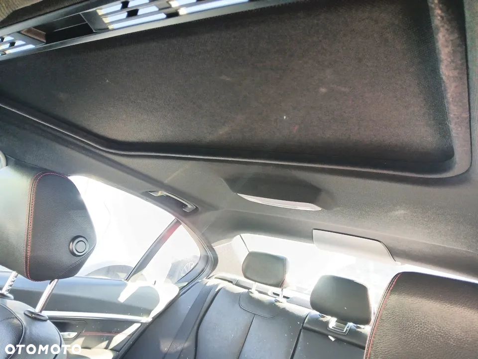 BMW Seria 3 328i xDrive - 31
