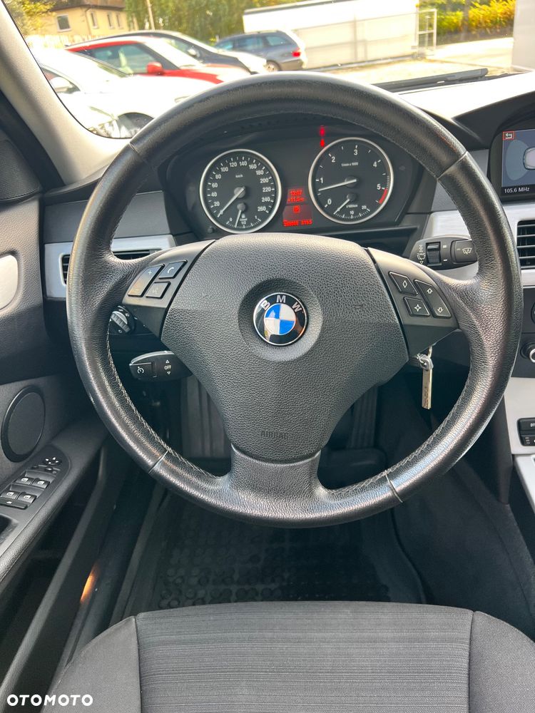 BMW Seria 5 525d - 14