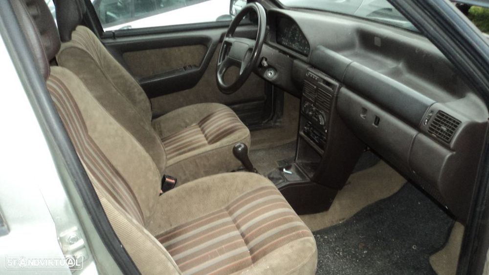 Fiat Uno 1.1 5P 1991 - Para Peças - 4