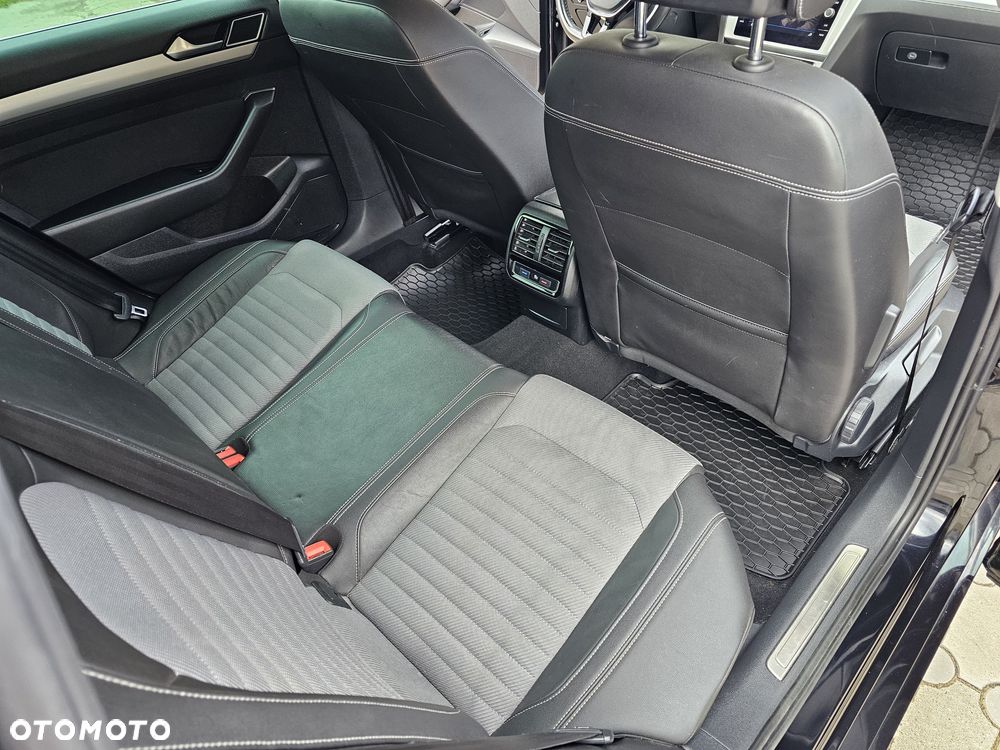 Volkswagen Passat - 17