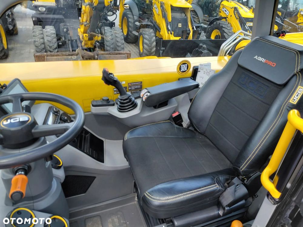 JCB 560-80 Agri Pro - 8
