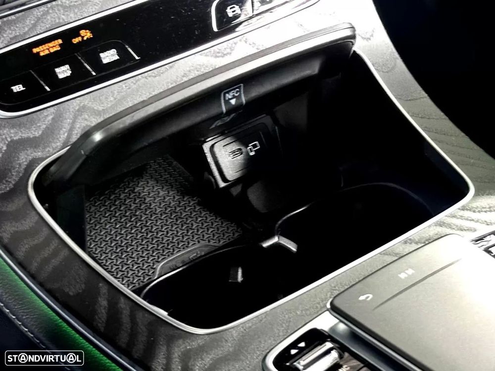 Mercedes-Benz E 300 de 4Matic 9G-TRONIC AMG Line - 35
