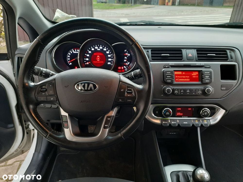 Kia Rio - 19