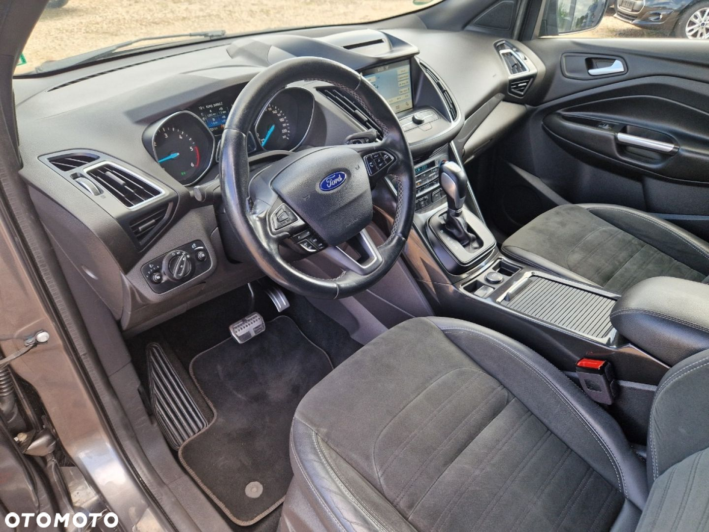 Ford Kuga 2.0 TDCi AWD ST-Line - 6