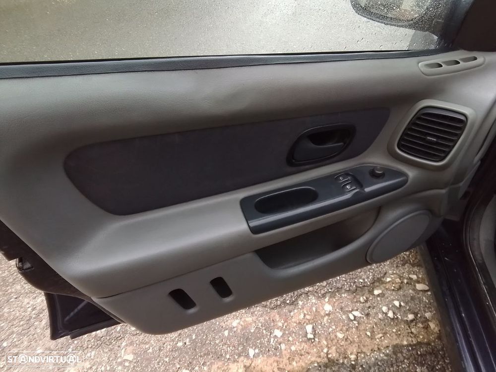 Renault Laguna 1.6 RXE - 14