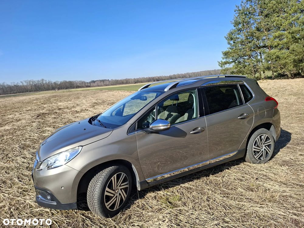 Peugeot 2008 1.6 e-HDi Allure S&S - 4
