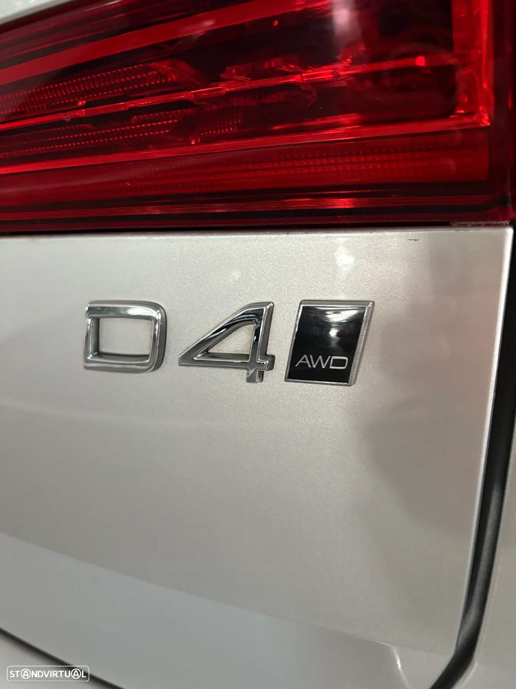 Volvo XC 60 2.0 D4 Momentum AWD Cluster A Geartronic - 26