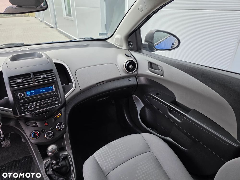 Chevrolet Aveo 1.2 LS - 12