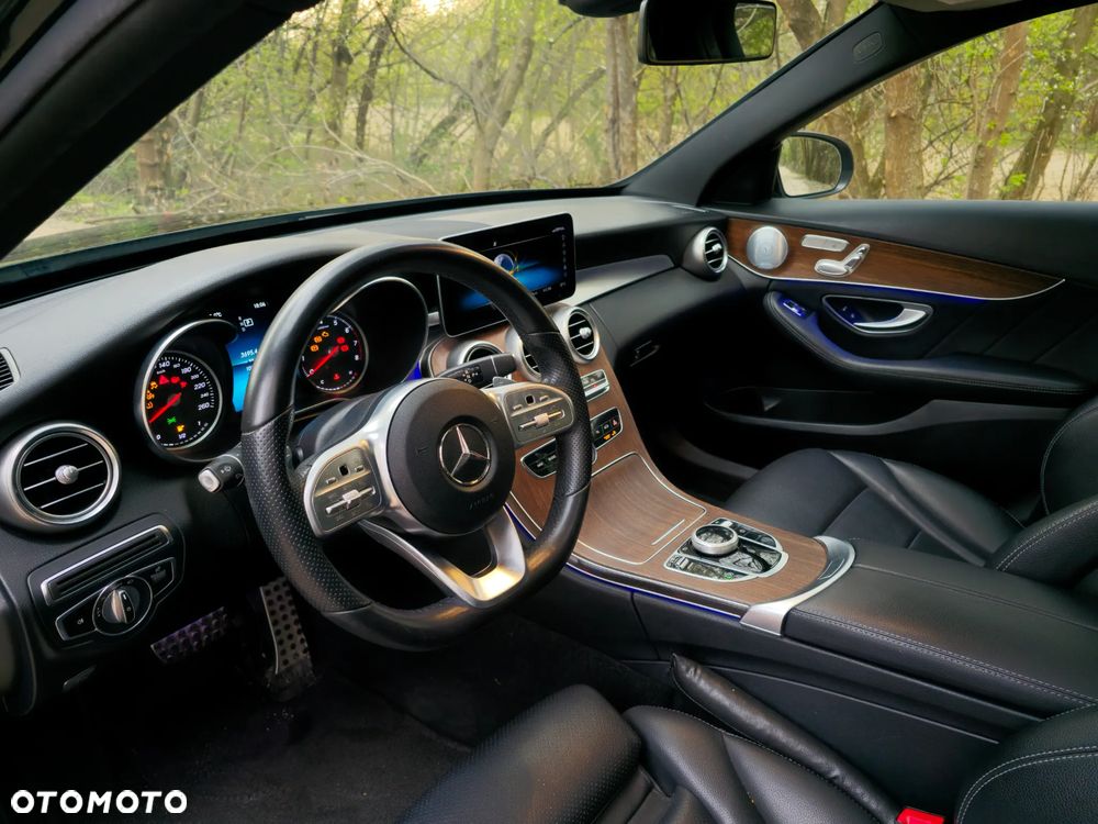 Mercedes-Benz Klasa C 300 9G-TRONIC AMG Line - 16