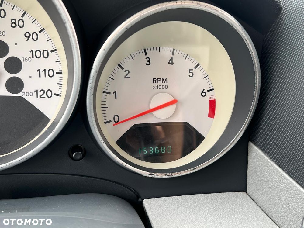Dodge Caliber - 12