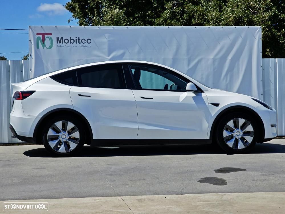 Tesla Model Y Long Range Dual Motor AWD - 2