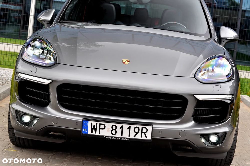 Porsche Cayenne - 2