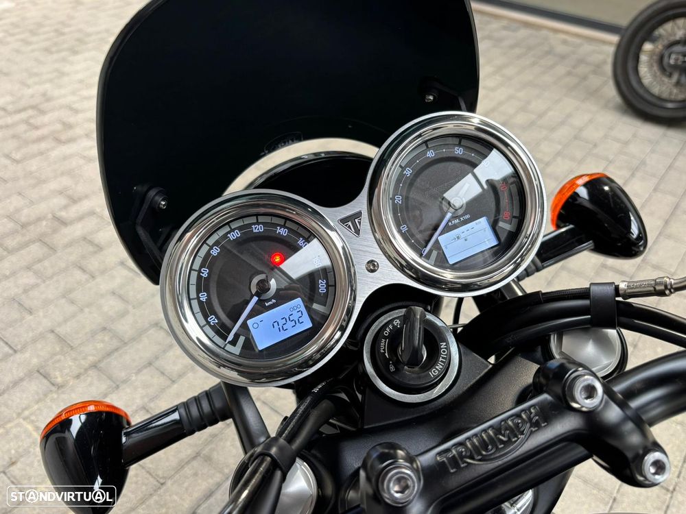 Triumph Bonneville T120 BLACK - 6