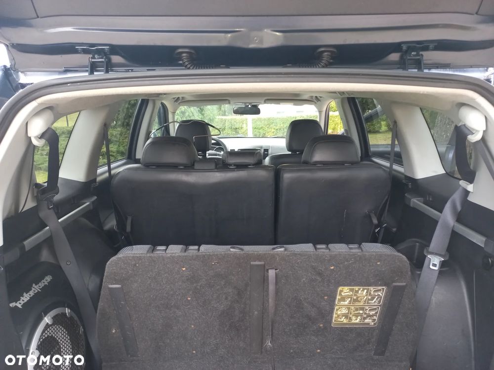 Mitsubishi Outlander - 24
