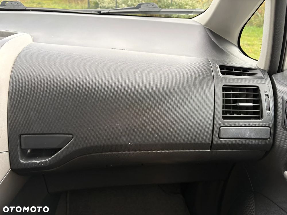 Toyota Auris - 22