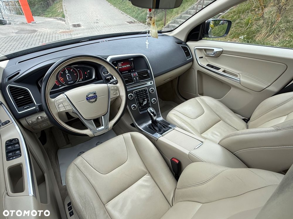 Volvo XC 60 D5 AWD Summum - 9