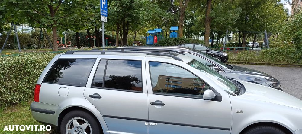 Volkswagen Golf - 1