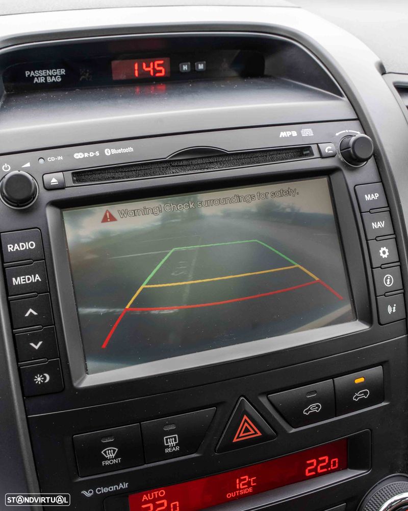 Kia Sorento 2.0 CRDi TX Tecto Panorâmico - 30