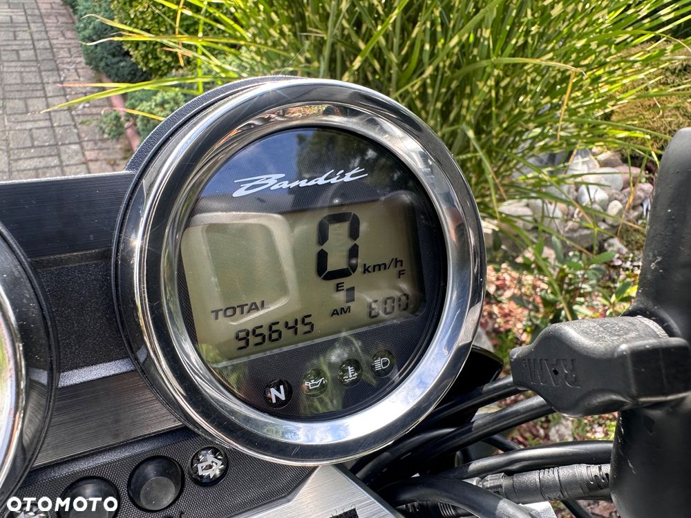Suzuki Bandit - 24