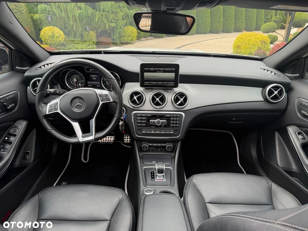 Mercedes-Benz GLA 45 AMG 4Matic 7G-DCT - 12