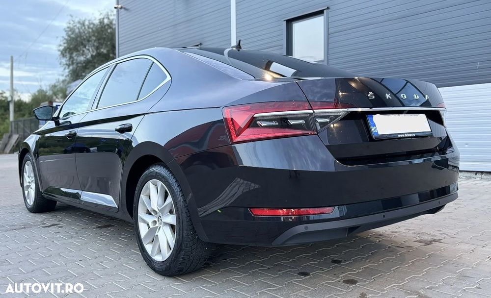 Skoda Superb 2.0 TDI DSG Ambition - 5
