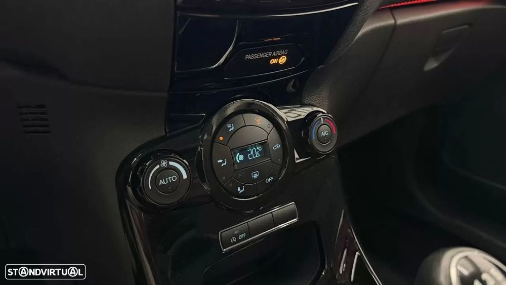 Ford Fiesta 1.0 T EcoBoost Titanium - 26