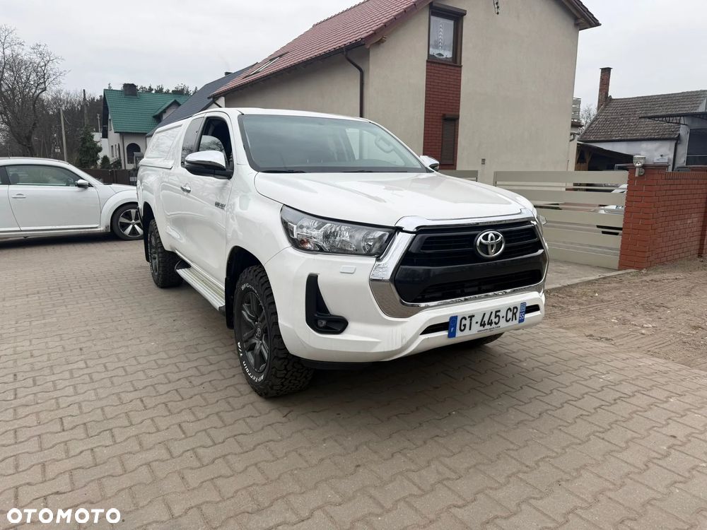 Toyota Hilux - 2